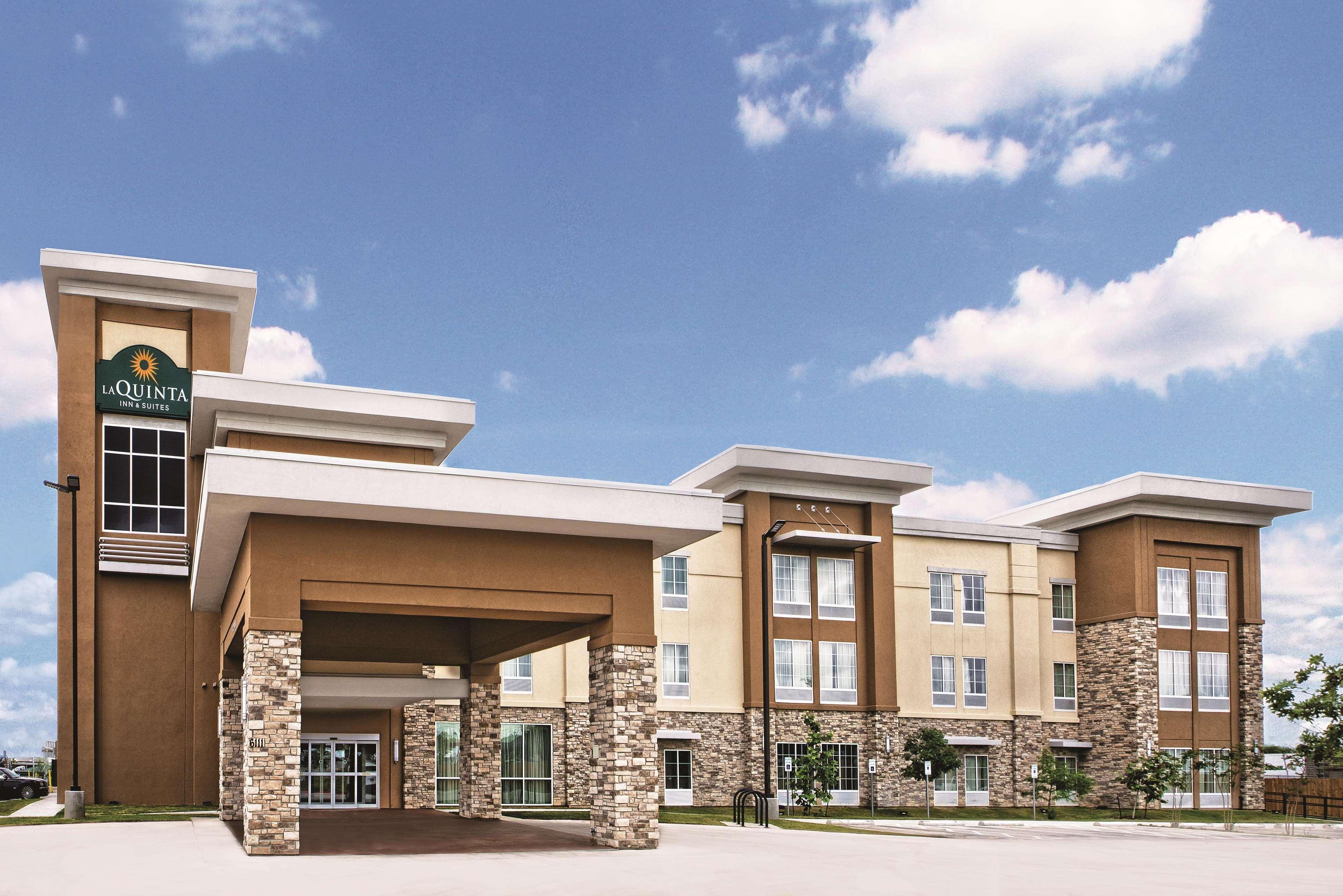 La Quinta By Wyndham San Antonio By Frost Bank Center Hotel Exterior photo