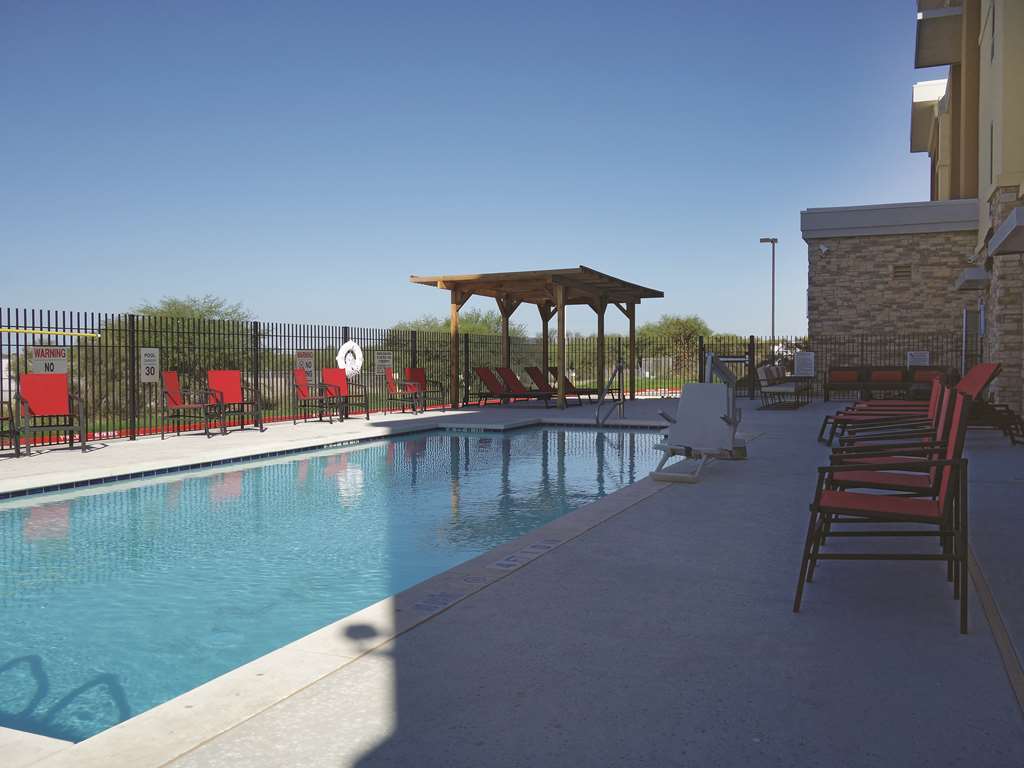 La Quinta By Wyndham San Antonio By Frost Bank Center Hotel Facilities photo